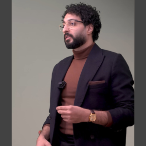 عکس هومن حیدری مربوط به ویدیوی آوای قبیله